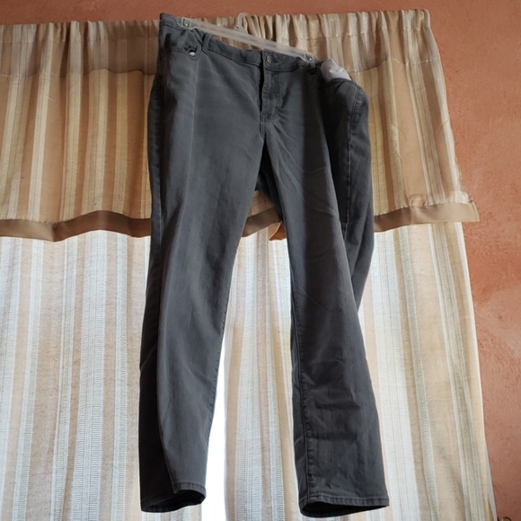 Pants - Picture 3 of 4